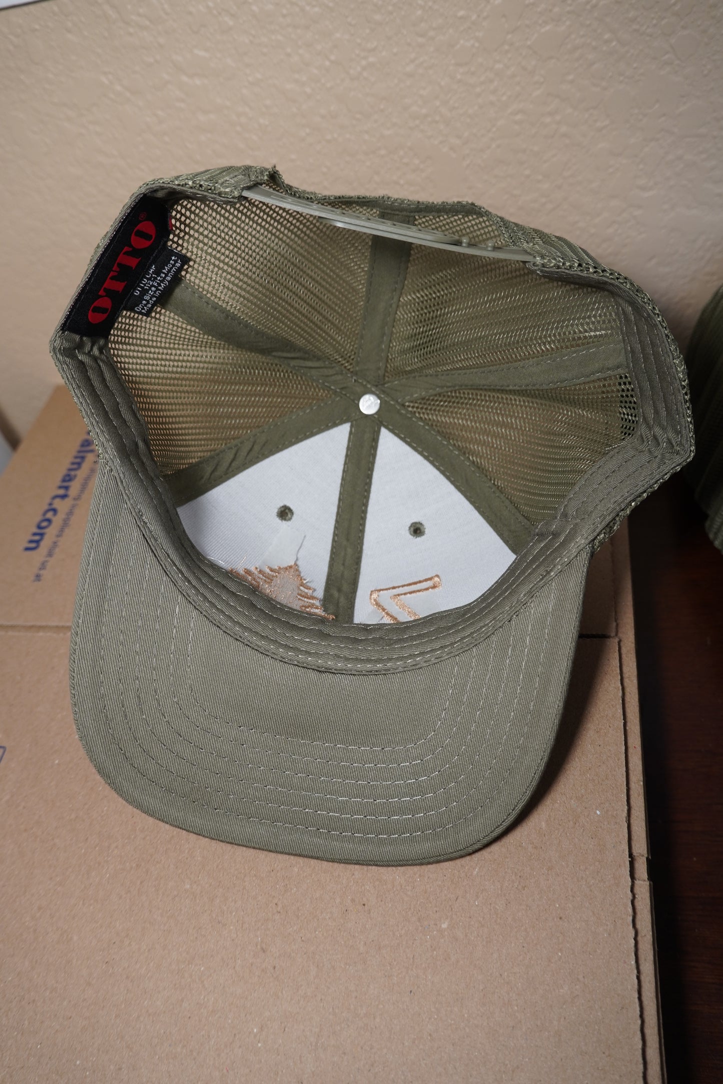 7.🌲 Hat (TM)