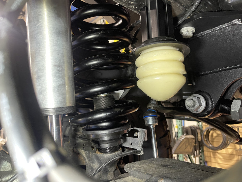 S&B Adjustable Coil Levelers 0-2.5", 2005+ Ford Super Duty — image 3
